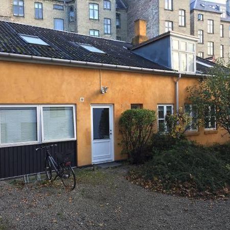 Rooms In Quiet Yellow Courtyard Apartment Copenhagen Exterior photo